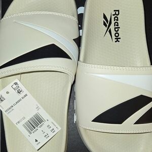 NWT - Reebok Classic Slide 'Alabaster' Sandals FW5753